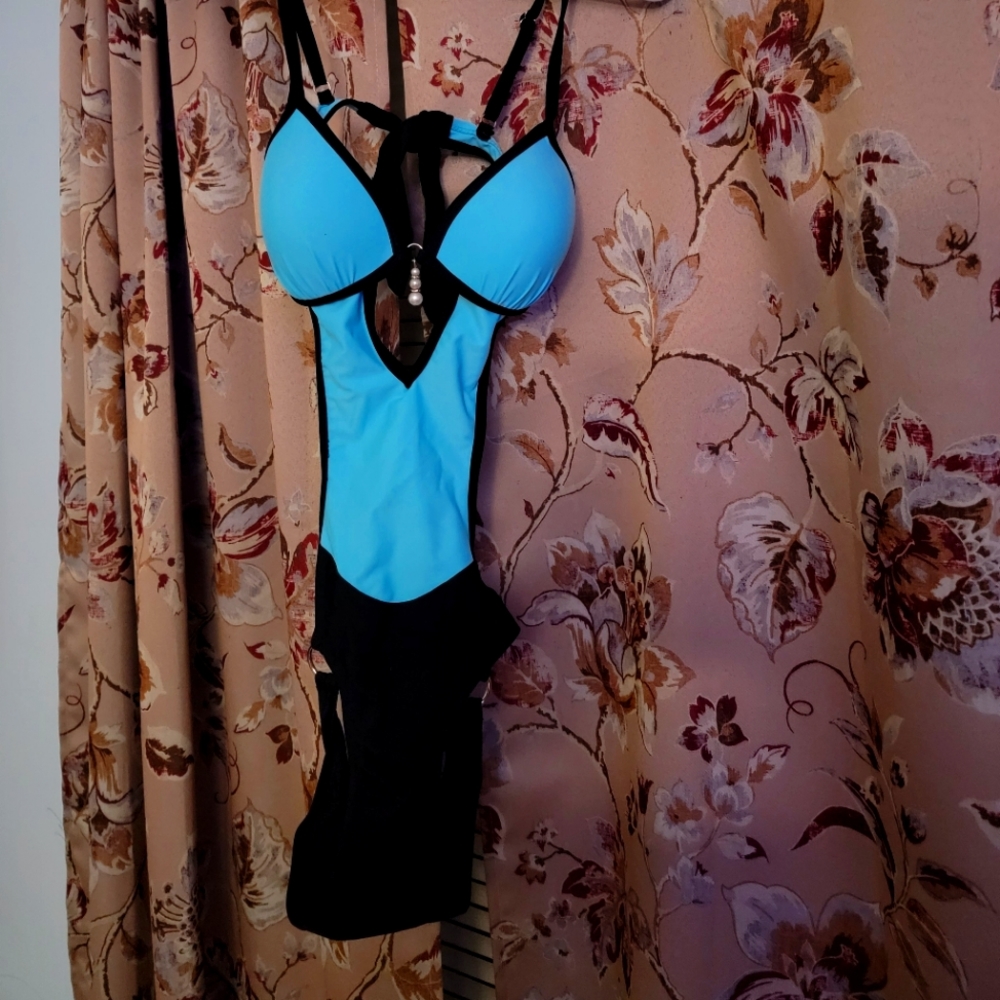 3 sm/xs swimsuits